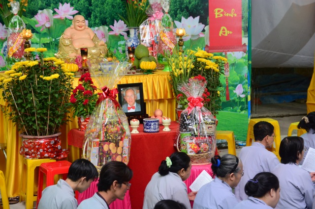 Lễ tưởng niệm GS. TS. Trần Chung Ngọc tại chùa Giác Ngộ nhân tuần thất thứ nhất