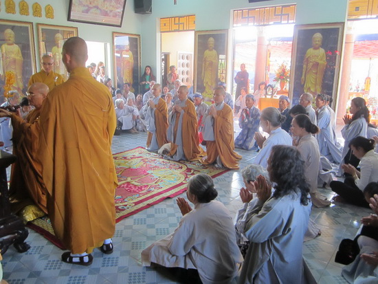 Lễ an vị tôn tượng Phật A Di Đà tại chùa Bảo Long