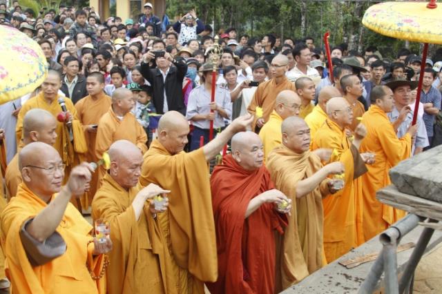 Đại lễ bạt độ cầu siêu,đúc đại hồng chung tại Tu viện Khánh Lâm