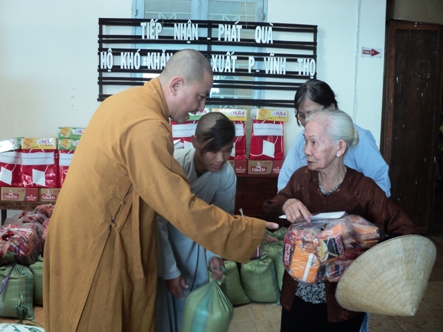 Phật giáo Khánh Hòa làm từ thiện năm 2013 trên 15 tỷ đồng