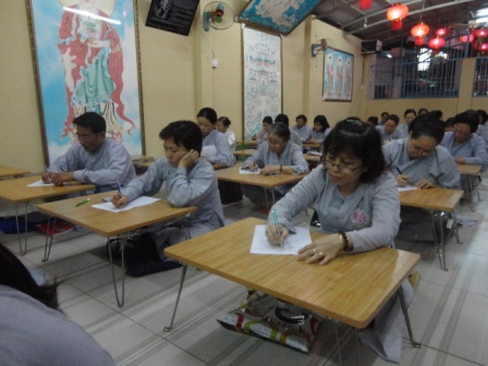 Kỳ thi Học Kỳ I-Năm II của Lớp Giáo Lý-Chùa Thiên Chánh