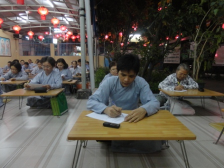 Kỳ thi Học Kỳ I-Năm II của Lớp Giáo Lý-Chùa Thiên Chánh