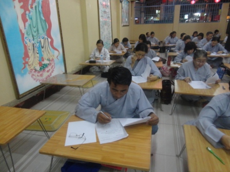 Kỳ thi Học Kỳ I-Năm II của Lớp Giáo Lý-Chùa Thiên Chánh