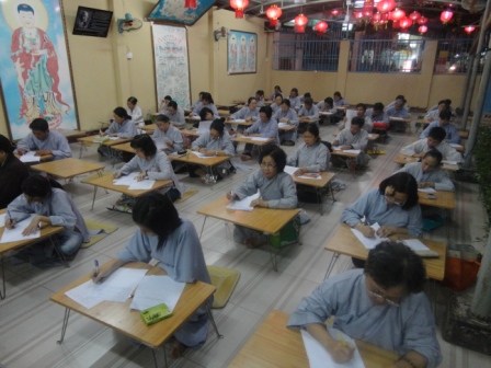 Kỳ thi Học Kỳ I-Năm II của Lớp Giáo Lý-Chùa Thiên Chánh