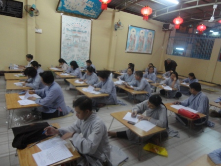 Kỳ thi Học Kỳ I-Năm II của Lớp Giáo Lý-Chùa Thiên Chánh