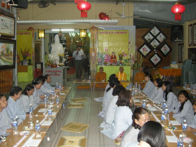 TP.HCM: Buổi tất niên đong đầy tình thương của lớp giáo lý chùa Thiên Chánh