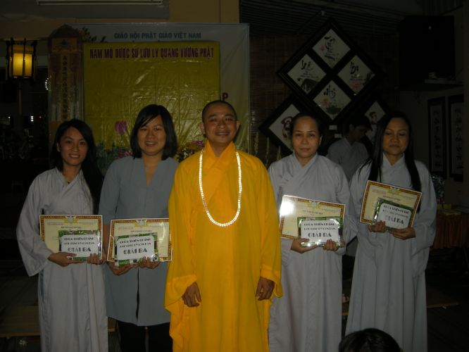 TP.HCM: Buổi tất niên đong đầy tình thương của lớp giáo lý chùa Thiên Chánh