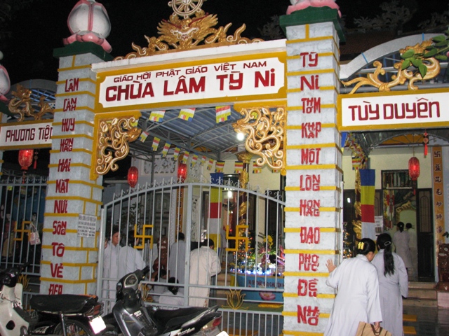 Lễ khánh đản Đức Phật A Di Đà tại chùa Lâm Tỳ Ni (Nha Trang)