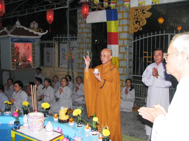 Lễ khánh đản Đức Phật A Di Đà tại chùa Lâm Tỳ Ni (Nha Trang)