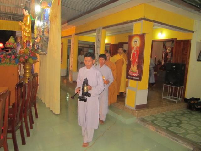 Lễ vía Phật  A Di Đà ở chùa Mỹ Long