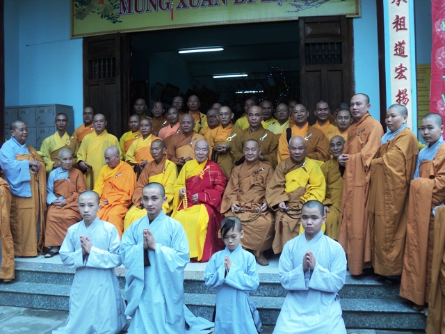 Khánh Hòa: Tông phong Tổ đình Nghĩa Phương đảnh lễ Tổ, họp mặt đầu Xuân