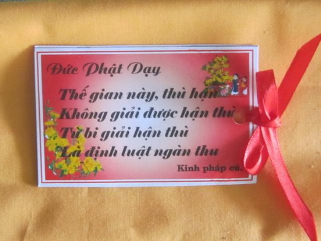 Về chùa lễ Phật đầu năm