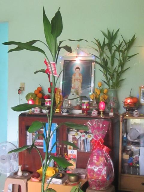 Về chùa lễ Phật đầu năm
