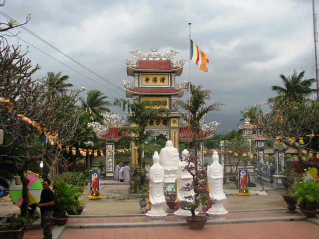 Khánh Hòa: Ấn tượng đêm hội hoa đăng chùa Thanh Hải