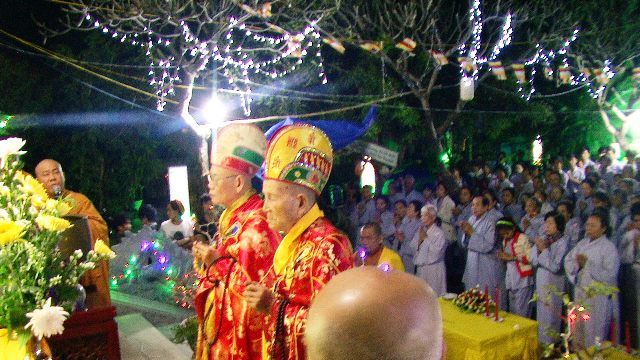 Khánh Hòa: Ấn tượng đêm hội hoa đăng chùa Thanh Hải