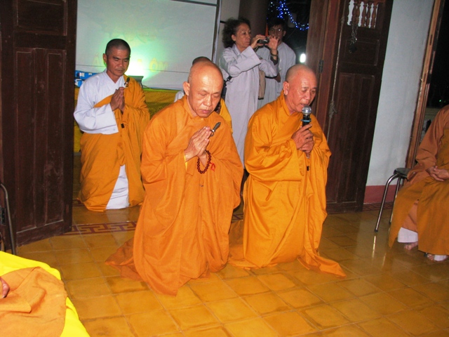 Khánh Hòa: Ấn tượng đêm hội hoa đăng chùa Thanh Hải