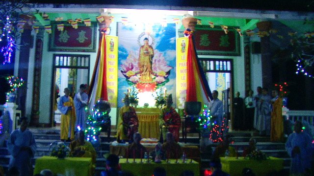 Khánh Hòa: Ấn tượng đêm hội hoa đăng chùa Thanh Hải