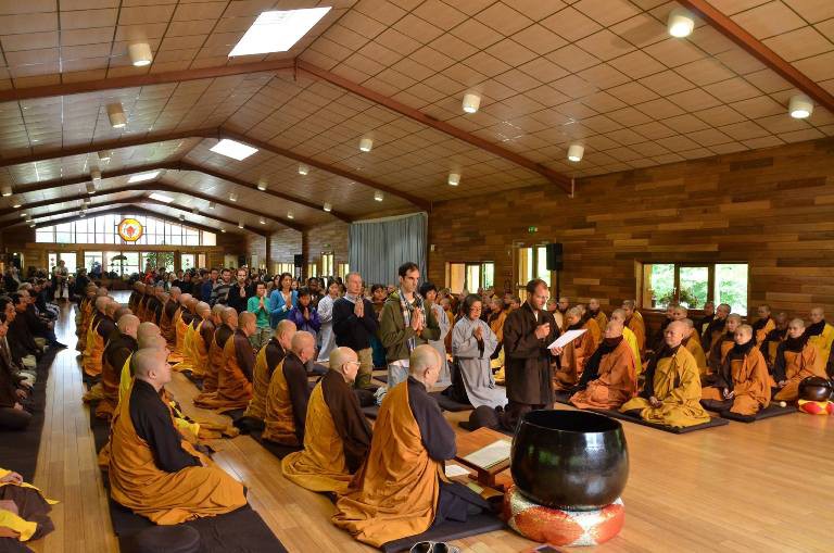 Làng Mai: Đại giới đàn Cam Lộ Vị hoàn mãn