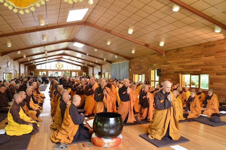 Làng Mai: Đại giới đàn Cam Lộ Vị hoàn mãn