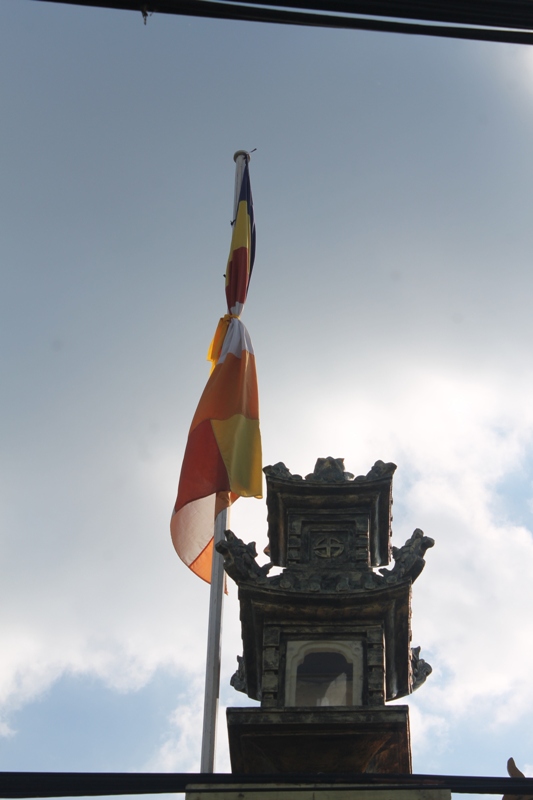 Đồng Tháp: 200 Ngôi Tự Viện Treo Cờ Rủ Và Biểu Ngữ Tang Lễ