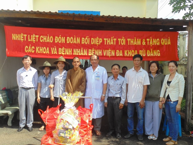 Bình Phước: Bối Diệp Thất thăm và tặng quà tại BV Bù Đăng