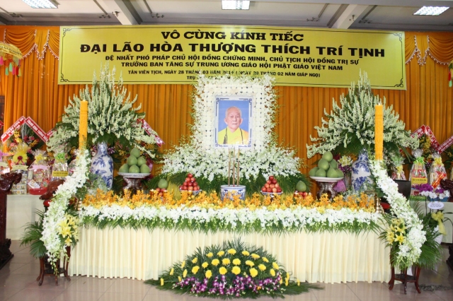 Chùm ảnh: Phụng tống Di ảnh ĐLHT. Thích Trí Tịnh thăm viếng trụ sở TƯ GHPGVN - Văn phòng BTS GHPGVN Tp. HCM
