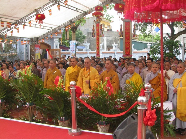 Hà Nội: Chùa Trung Dương Tổ Chức Đại Lễ Phật Đản PL. 2558
