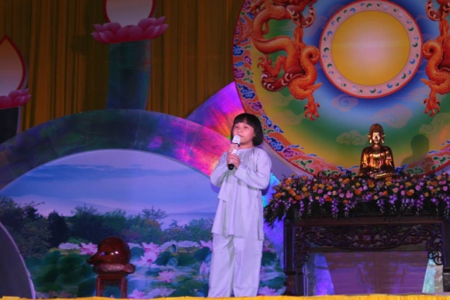 Thái Bình: Đêm văn nghệ khóa tu Nụ Thương Sen Hồng lần 2 tại chùa Từ Xuyên