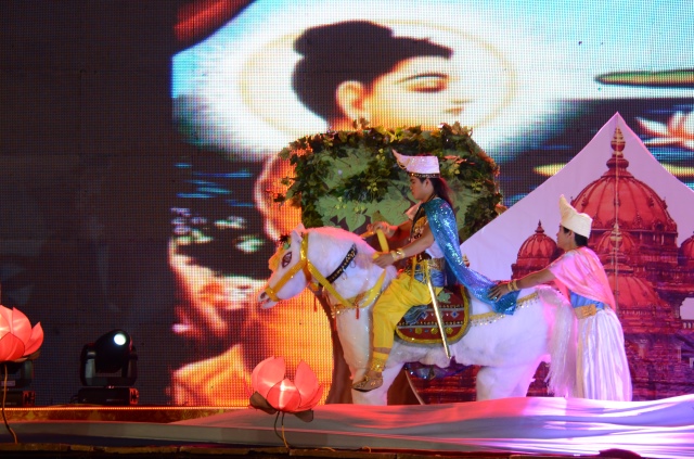 Vesak 2014: Hoành tràng đêm văn nghệ “Vesak bừng sáng” chào mừng Phật đản LHQ