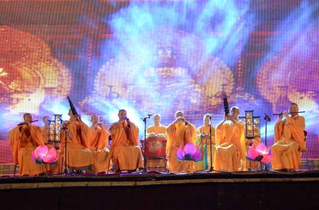 Vesak 2014: Hoành tràng đêm văn nghệ “Vesak bừng sáng” chào mừng Phật đản LHQ