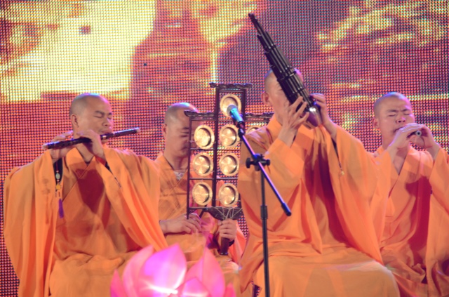 Vesak 2014: Hoành tràng đêm văn nghệ “Vesak bừng sáng” chào mừng Phật đản LHQ
