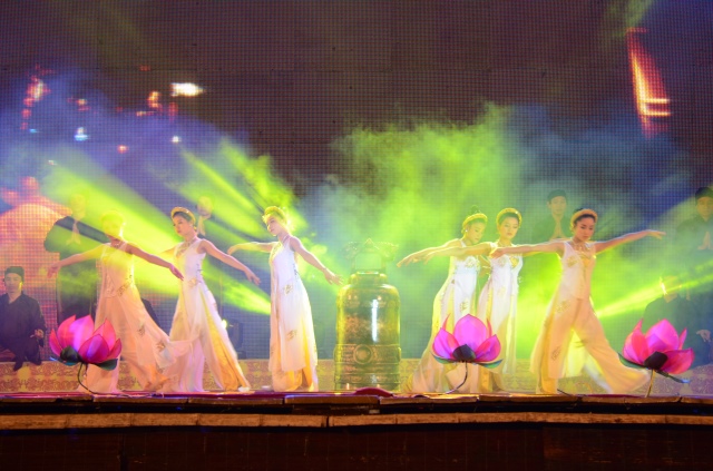 Vesak 2014: Hoành tràng đêm văn nghệ “Vesak bừng sáng” chào mừng Phật đản LHQ