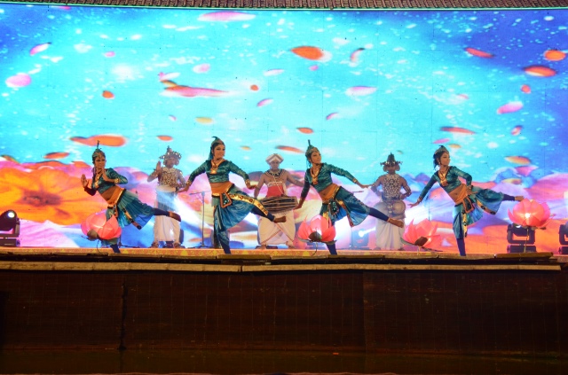 Vesak 2014: Hoành tràng đêm văn nghệ “Vesak bừng sáng” chào mừng Phật đản LHQ