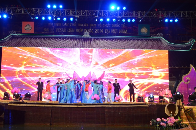 Vesak 2014: Hoành tràng đêm văn nghệ “Vesak bừng sáng” chào mừng Phật đản LHQ