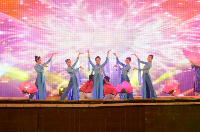 Vesak 2014: Hoành tràng đêm văn nghệ “Vesak bừng sáng” chào mừng Phật đản LHQ