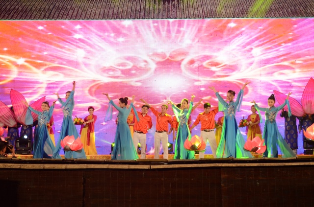 Vesak 2014: Hoành tràng đêm văn nghệ “Vesak bừng sáng” chào mừng Phật đản LHQ