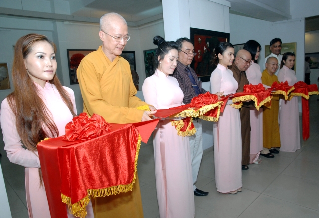 TP. HCM: Khai mạc triển lãm mỹ thuật Phật giáo chào mừng đại lễ Phật đản LHQ 2014