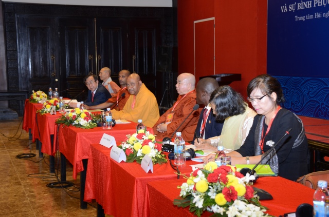 Vesak: Chùm ảnh đại biểu về tham dự các phiên Hội thảo Phật giáo tại Vesak 2014