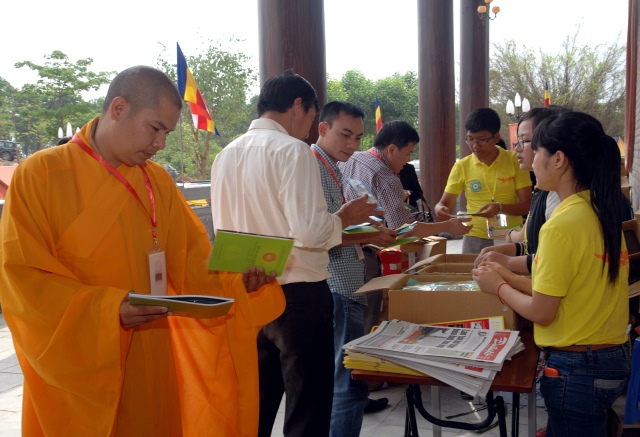 Quỹ Đạo Phật Ngày Nay: Báo cáo hoạt động ấn tống Kinh sách phục vụ Đại lễ Vesak LHQ 2014