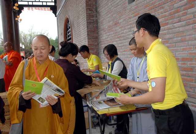 Quỹ Đạo Phật Ngày Nay: Báo cáo hoạt động ấn tống Kinh sách phục vụ Đại lễ Vesak LHQ 2014