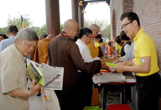 Quỹ Đạo Phật Ngày Nay: Báo cáo hoạt động ấn tống Kinh sách phục vụ Đại lễ Vesak LHQ 2014