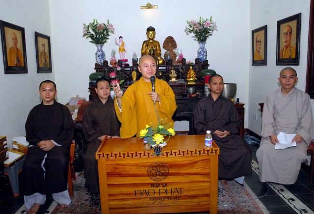 TP.HCM: Trao tặng bằng khen cho các Phật tử đóng góp cho Đại lễ Vesak LHQ 2014