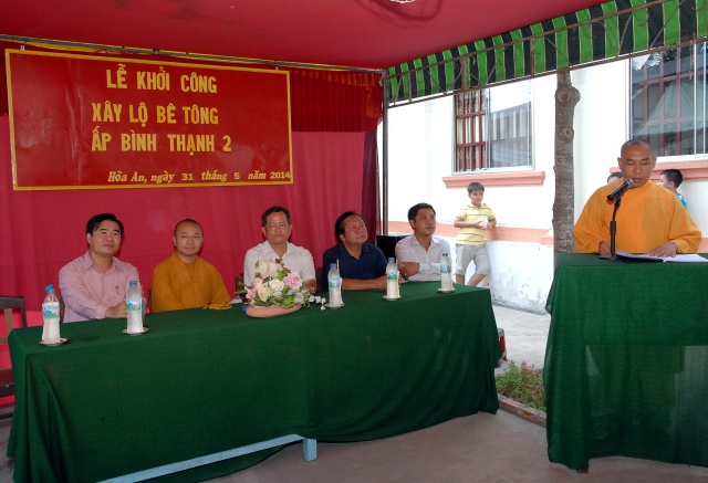 Quỹ Từ thiện ĐPNN: Xây cầu, khởi công đường bê tông &amp; tặng quà cho những người nghèo tại An Giang