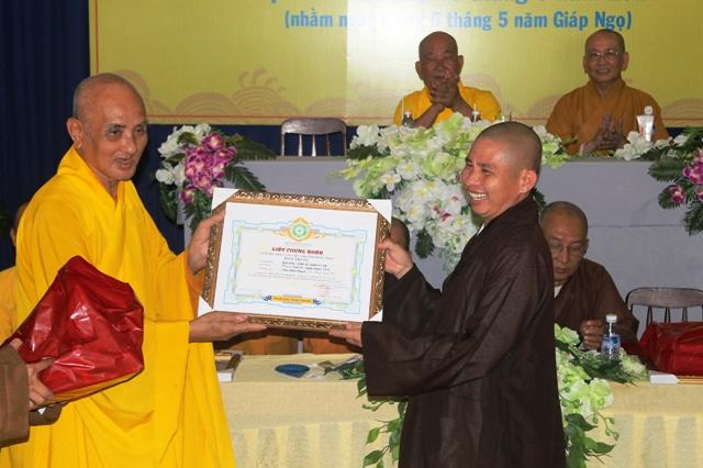 Đồng Tháp: Bế Mạc Khóa Bồi Dưỡng Hành Chánh Trụ Trì Cơ Sở