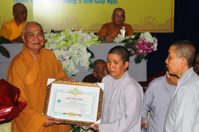 Đồng Tháp: Bế Mạc Khóa Bồi Dưỡng Hành Chánh Trụ Trì Cơ Sở