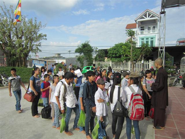 Chùm Ảnh Tổng Hợp Khóa Tu Nụ Thương Sen Hồng Chùa Từ Xuyên