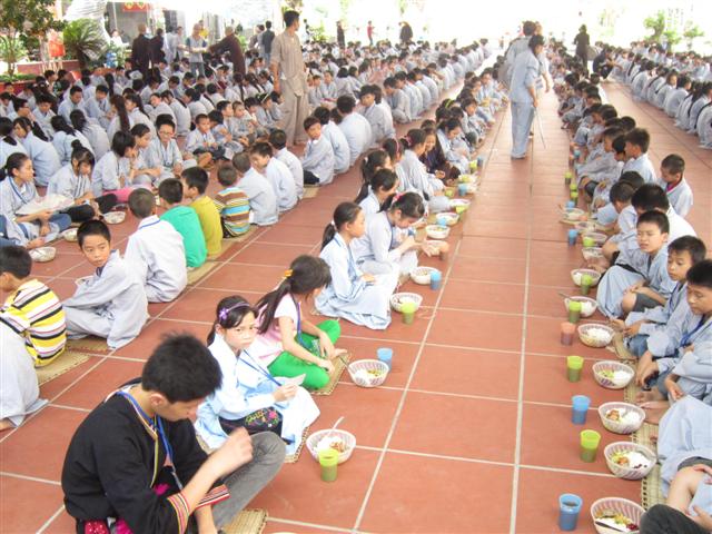 Chùm Ảnh Tổng Hợp Khóa Tu Nụ Thương Sen Hồng Chùa Từ Xuyên