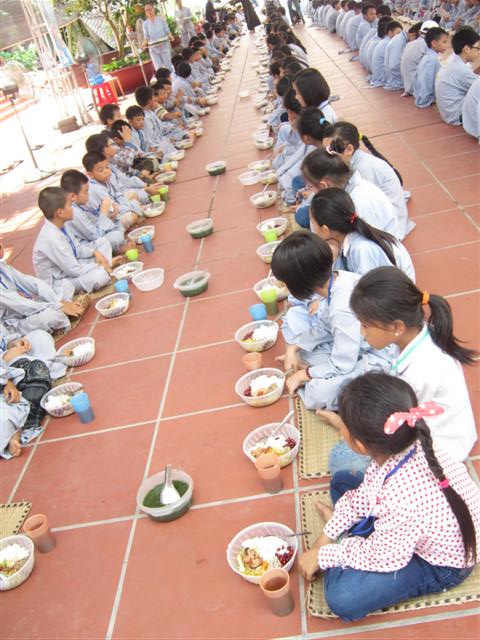 Chùm Ảnh Tổng Hợp Khóa Tu Nụ Thương Sen Hồng Chùa Từ Xuyên
