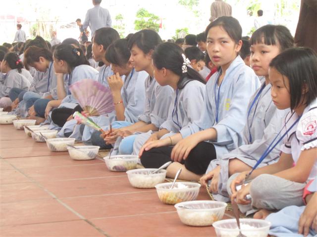 Chùm Ảnh Tổng Hợp Khóa Tu Nụ Thương Sen Hồng Chùa Từ Xuyên