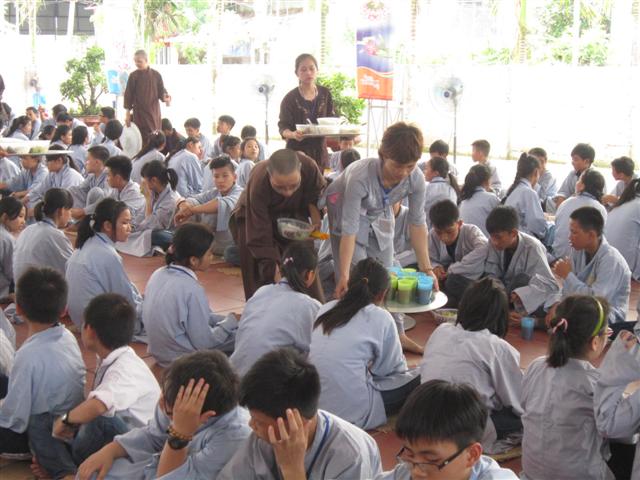 Chùm Ảnh Tổng Hợp Khóa Tu Nụ Thương Sen Hồng Chùa Từ Xuyên